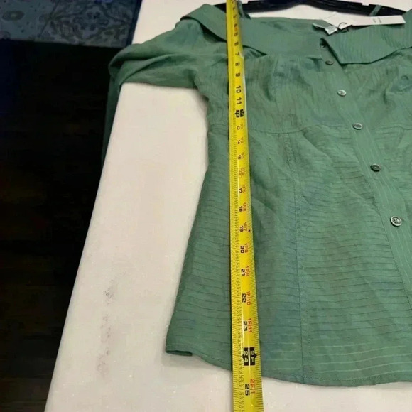 Current Air Los Angeles off the shoulder L/S button up top green NWT size Small - Picture 8 of 10